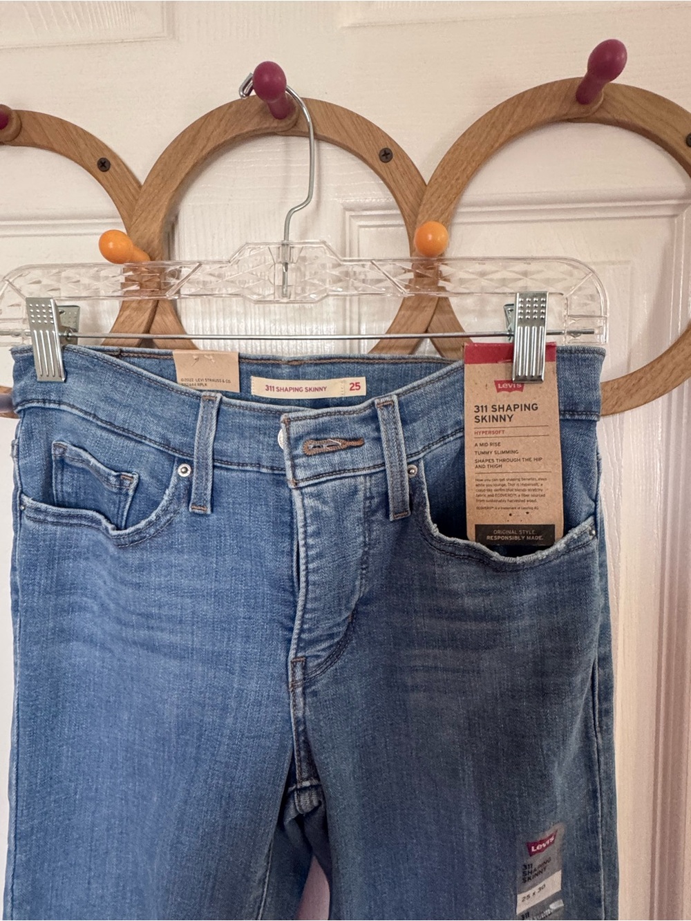 Levi's Skinny Jeans in Medium Blue Wash NWT